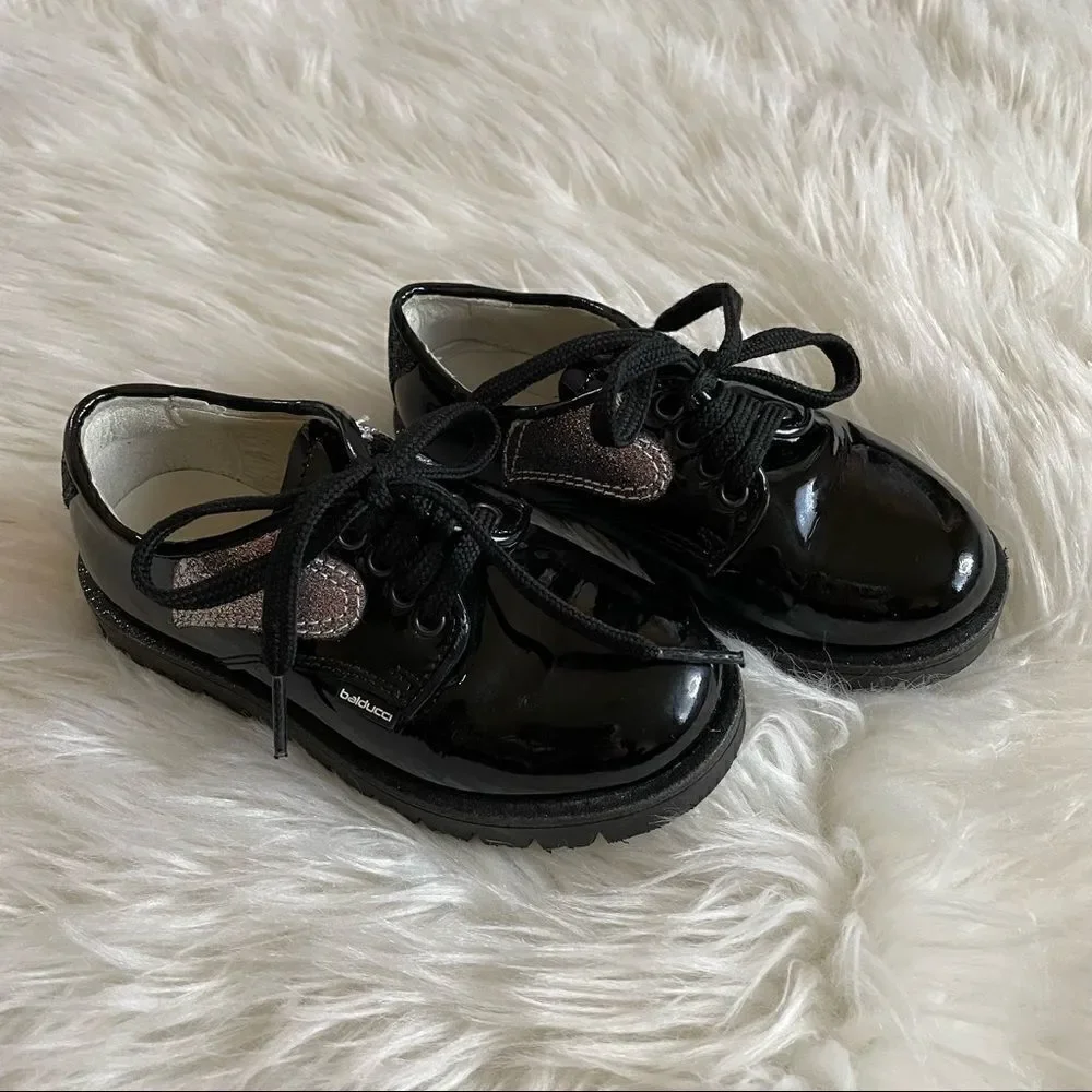 🖤 Balducci Girls Patent Glitter Heart Lace Up Shoes Sz 6US